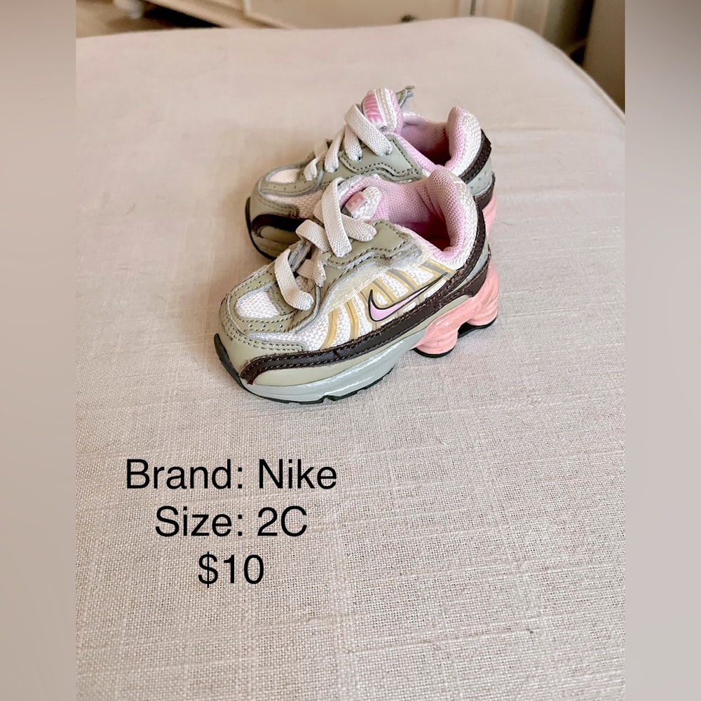 Toddler Girls Nike Shoes Size 2C